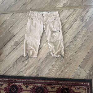 MOUNTAIN KHAKIS CAPRI PANTS SIZE 4 Jackson Hole